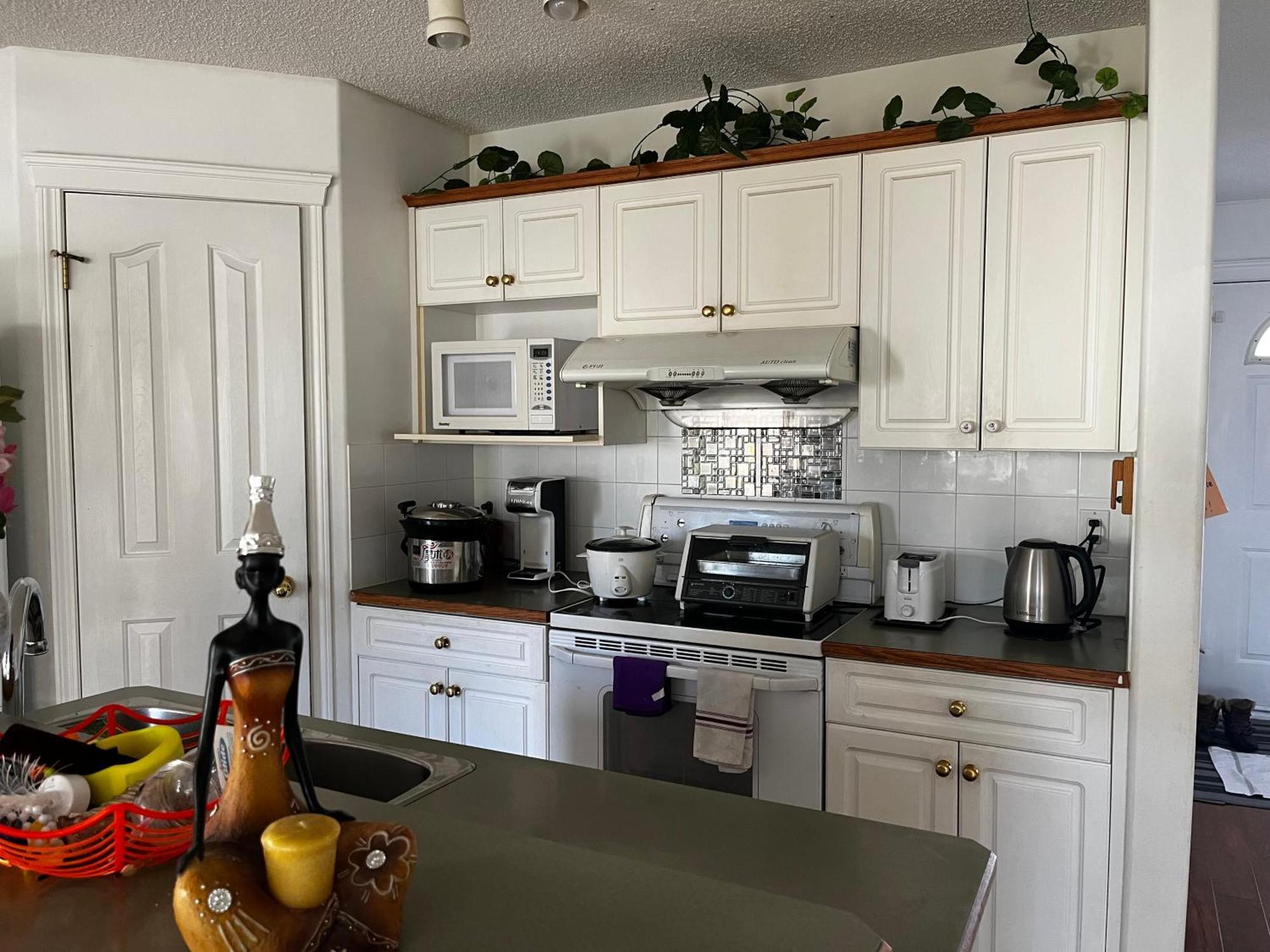 Hidden Valley New Basement Suite With Private Bathroom! YYC Exteriör bild